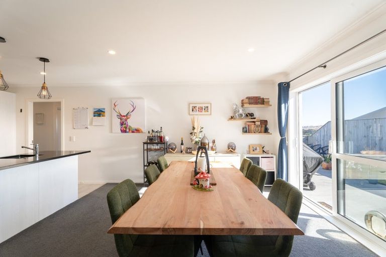 Photo of property in 7 Yorkshire Close, Whitby, Porirua, 5024