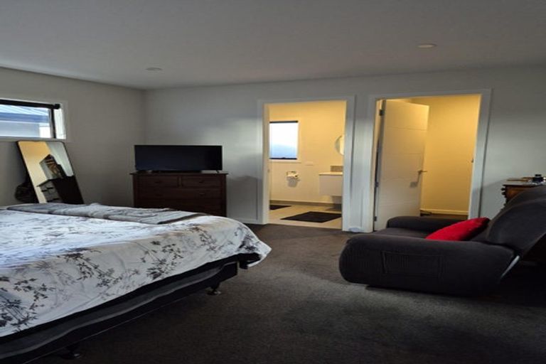Photo of property in 108b Weraroa Road, Levin, 5510