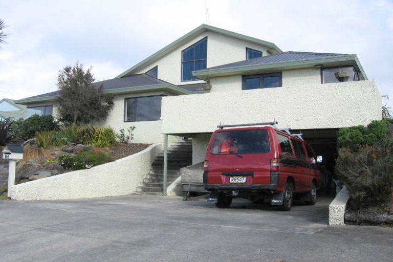 Photo of property in 84 Pacific Drive, Fitzherbert, Palmerston North, 4410