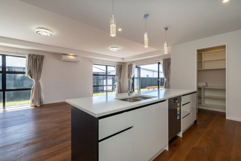 Photo of property in 16 Roys Street, Marshland, Christchurch, 8083