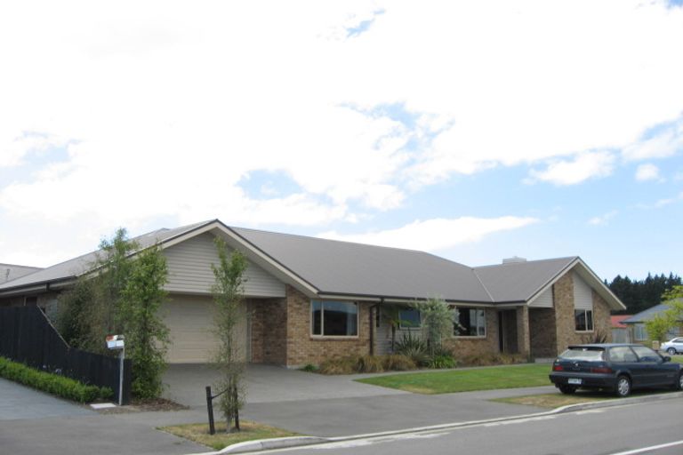 Photo of property in 2 Linkwater Way, Parklands, Christchurch, 8083
