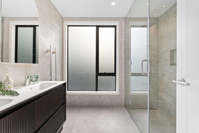 Photo of property in 545 Beach Road, Murrays Bay, Auckland, 0630