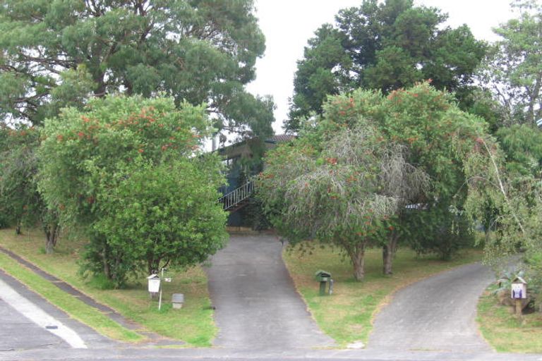 Photo of property in 32 Fairdale Place, Birkdale, Auckland, 0626