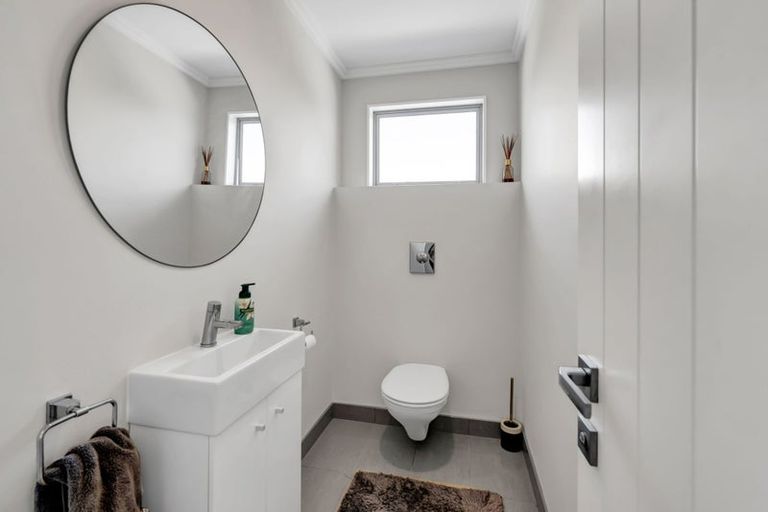 Photo of property in 18 Parkvue Drive, Bell Block, New Plymouth, 4312