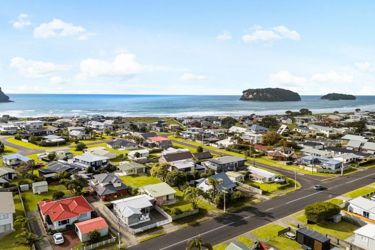 Photo of property in 220a Ocean Road, Whangamata, 3620