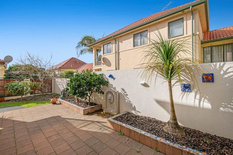 Photo of property in 24 Parkwood Crescent, Gulf Harbour, Whangaparaoa, 0930