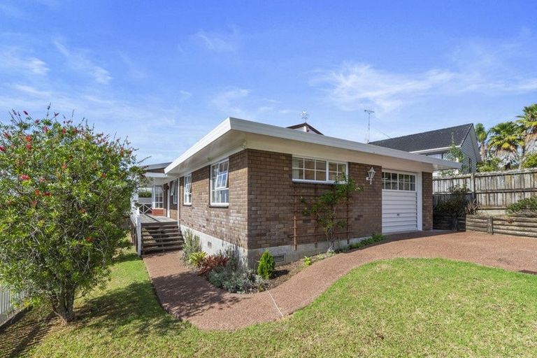 Photo of property in 33 White Heron Drive, Massey, Auckland, 0614