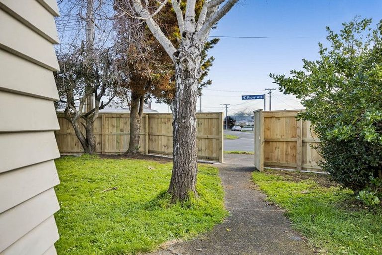 Photo of property in 27 Reid Avenue, Hawera, 4610