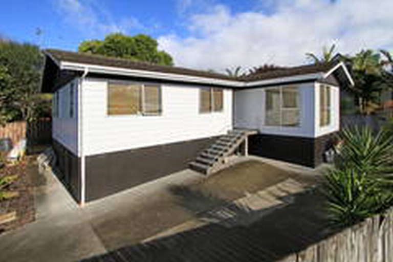 Photo of property in 5a Sabot Place, Massey, Auckland, 0614