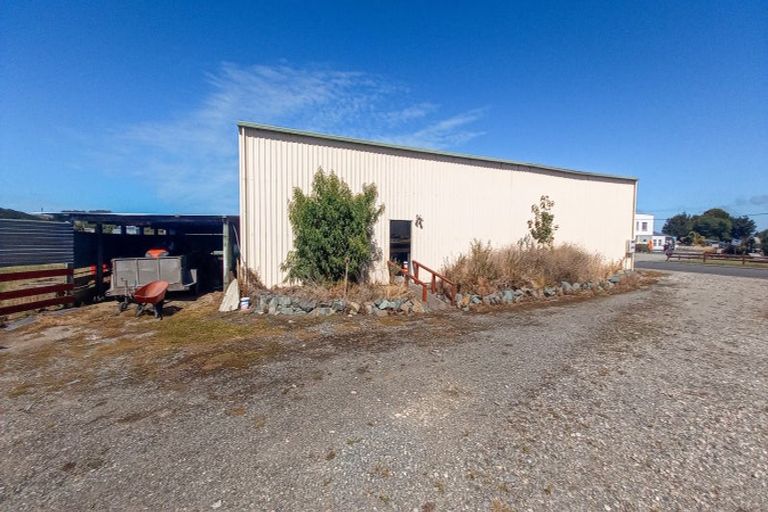 Photo of property in 5 Mcfeely Street, Tuatapere, 9620
