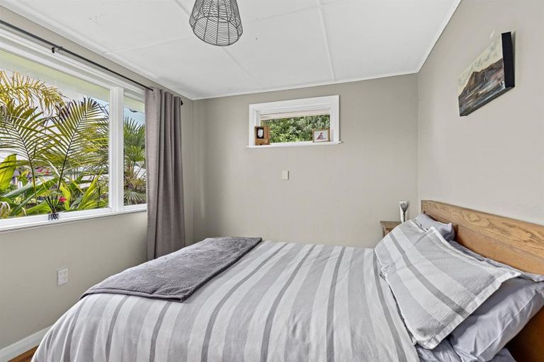 Photo of property in 9 Mary Keane Lane, Parakai, 0830