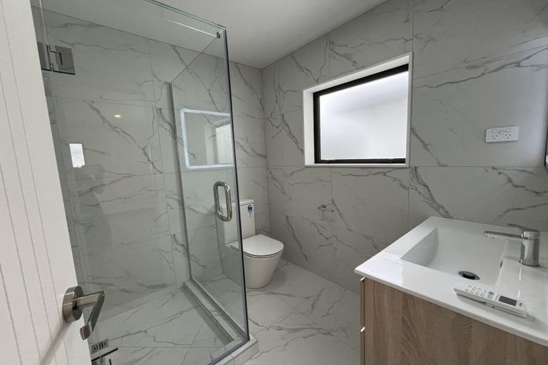 Photo of property in 7b Glenshee Place, Highland Park, Auckland, 2010