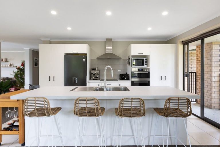 Photo of property in 142 Longview Drive, Papamoa Beach, Papamoa, 3118