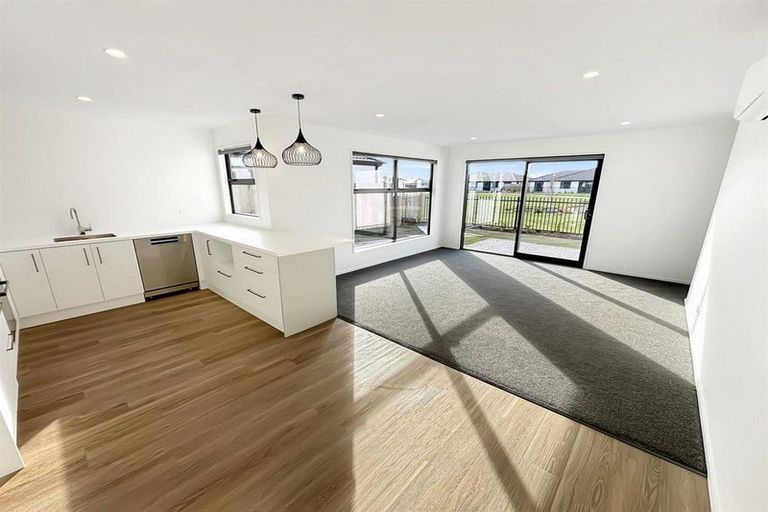 Photo of property in 2 Riroriro Lane, Halswell, Christchurch, 8025