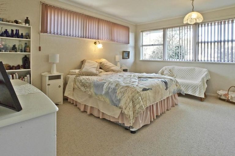 Photo of property in 1/99 Pah Road, Cockle Bay, Auckland, 2014