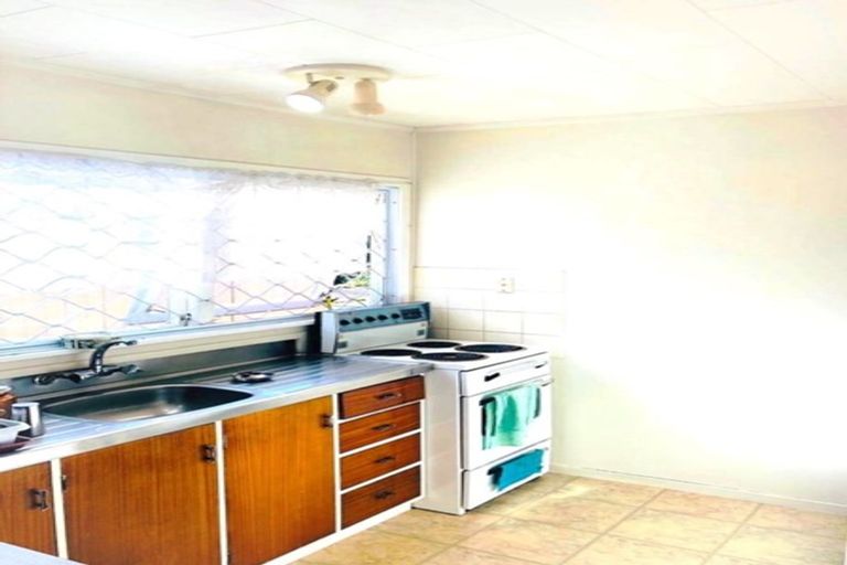 Photo of property in 2/28 Alfriston Road, Manurewa East, Auckland, 2102