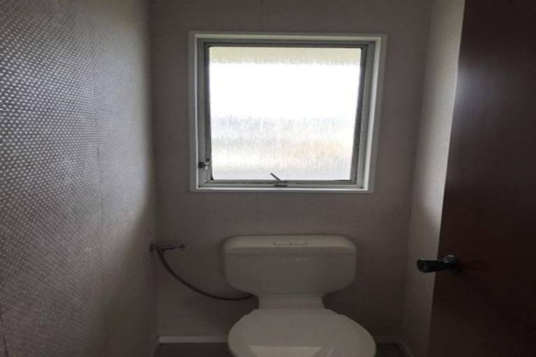 Photo of property in 63 Horokiwi Road West, Newlands, Wellington, 6037