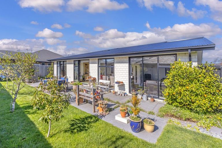 Photo of property in 106 Caulfield Avenue, Halswell, Christchurch, 8025