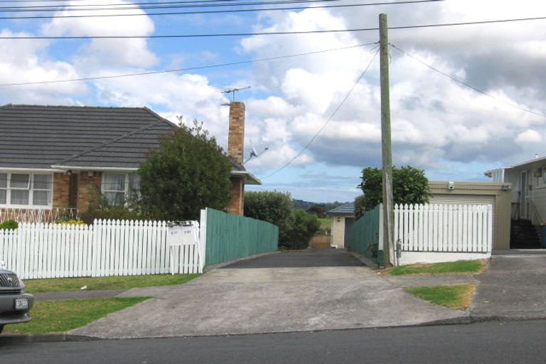 Photo of property in 39a Luckens Road, West Harbour, Auckland, 0618