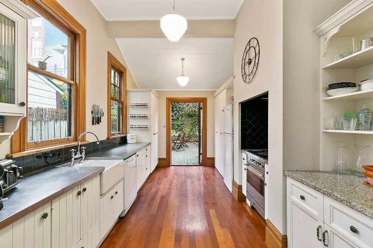 Photo of property in 43 Aro Street, Aro Valley, Wellington, 6021