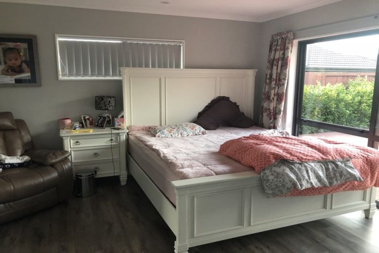 Photo of property in 22 Whitford Place, Rototuna North, Hamilton, 3210