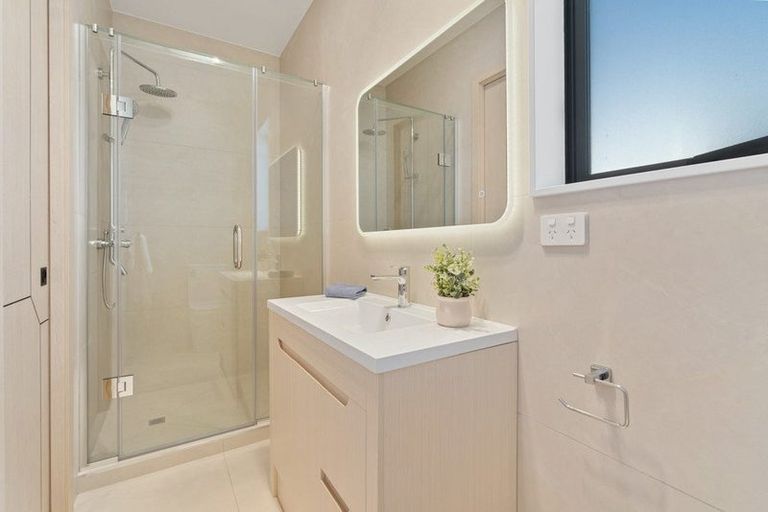 Photo of property in 14 Glann Lane, Flat Bush, 2019