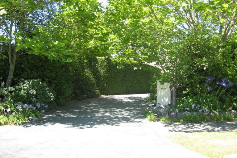 Photo of property in 28 Ilam Park Place, Ilam, Christchurch, 8041