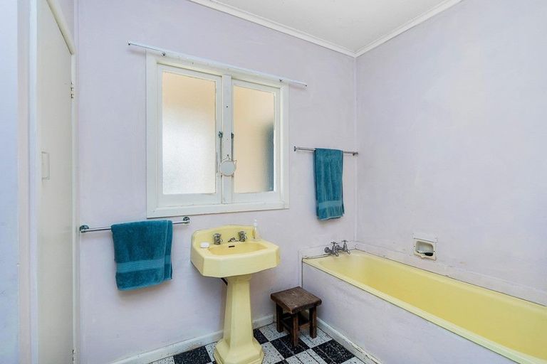 Photo of property in 39 Marine Parade, Mount Maunganui, 3116