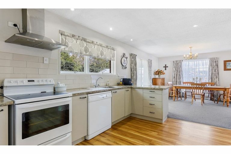 Photo of property in 108d Withells Road, Avonhead, Christchurch, 8042