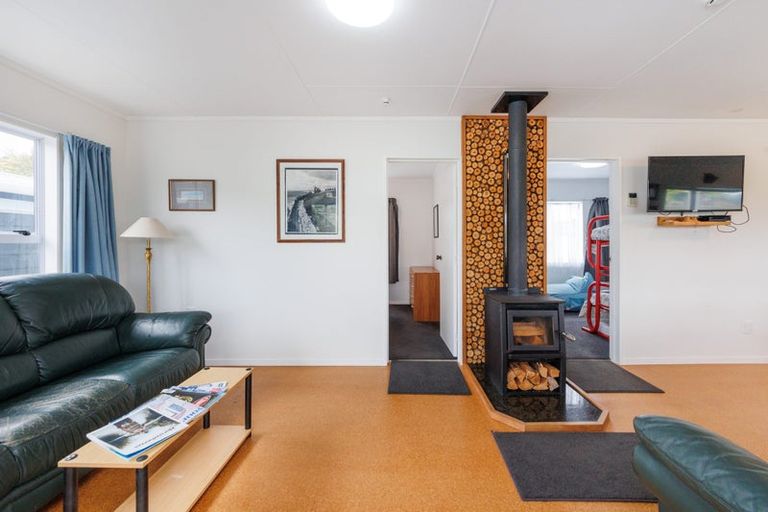 Photo of property in 173 Kahukura Avenue, Waitarere Beach, Levin, 5510