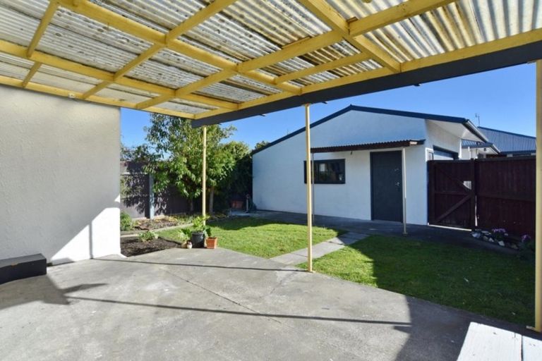 Photo of property in 213 Main North Road, Redwood, Christchurch, 8051