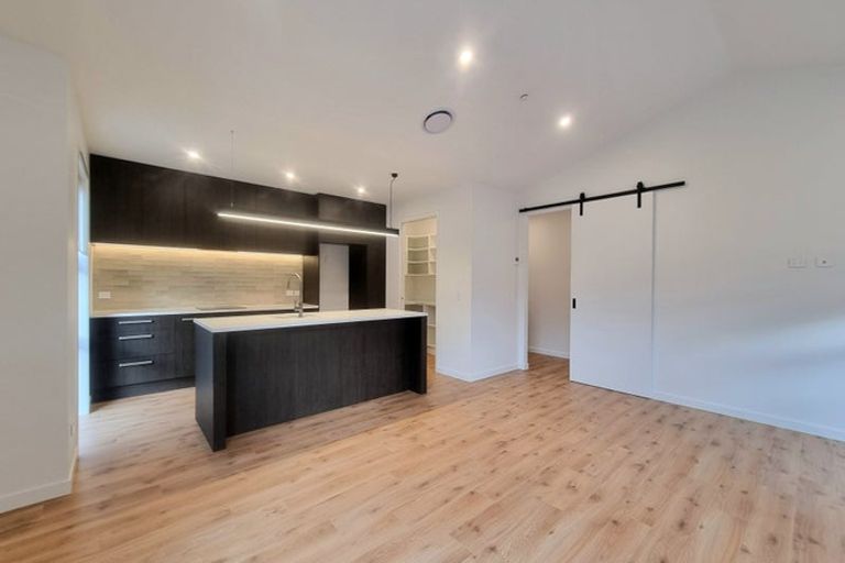 Photo of property in 8 Shelduck Road, Jacks Point, 9371