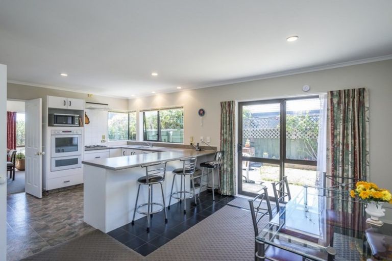 Photo of property in 42 Cedar Drive, Paraparaumu Beach, Paraparaumu, 5032