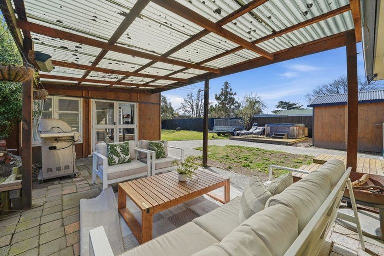 Photo of property in 317 Wainoni Road, Avondale, Christchurch, 8061
