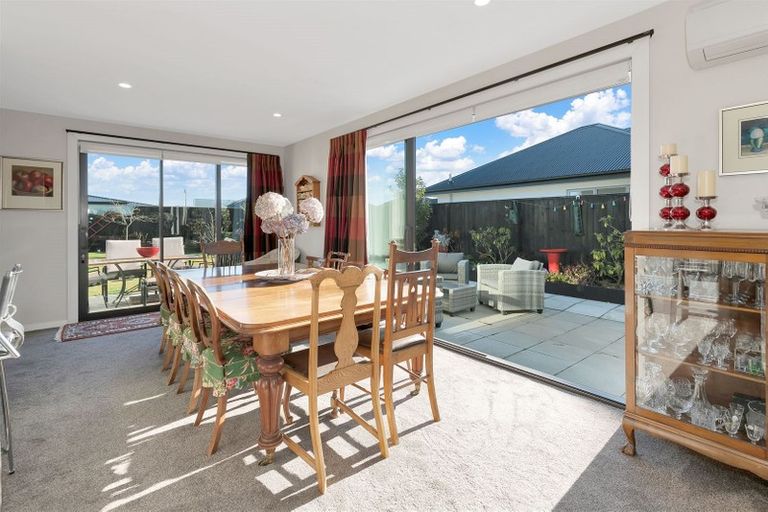 Photo of property in 17 Churchill Drive, Rangiora, 7400