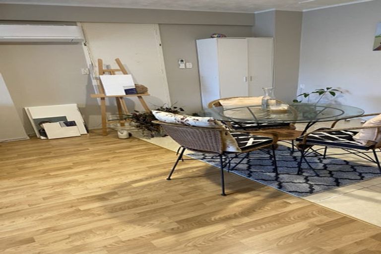 Photo of property in 5 Yarra Place, Botany Downs, Auckland, 2010