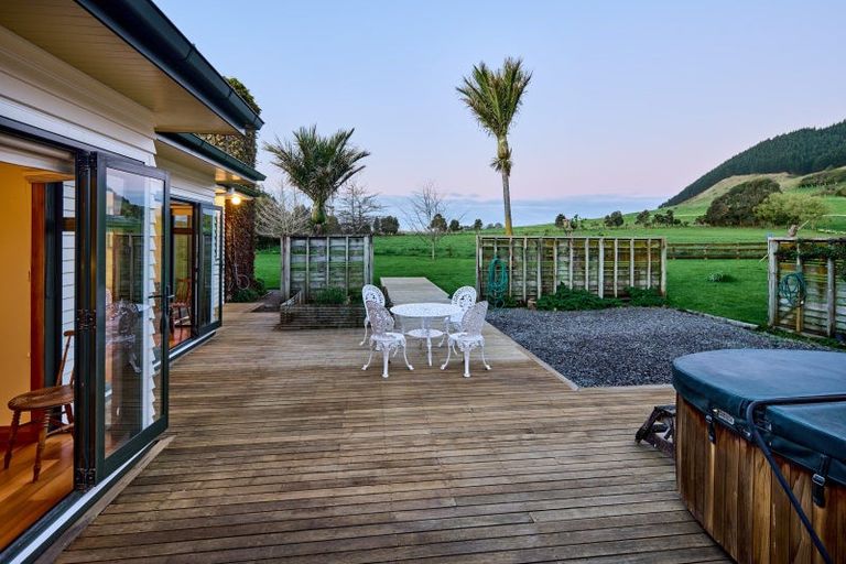 Photo of property in 3 Hadfield Road, Peka Peka, Waikanae, 5391