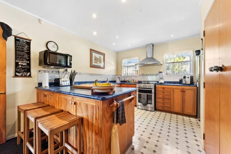 Photo of property in 303 Don Buck Road, Massey, Auckland, 0614
