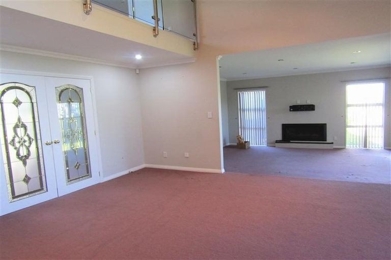 Photo of property in 1 Ballymore Drive, Pinehill, Auckland, 0632
