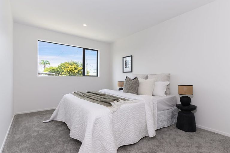 Photo of property in 19d Tawa Road, Te Atatu Peninsula, Auckland, 0610