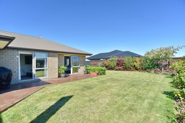 Photo of property in 7 Walnut Way, Rangiora, 7400