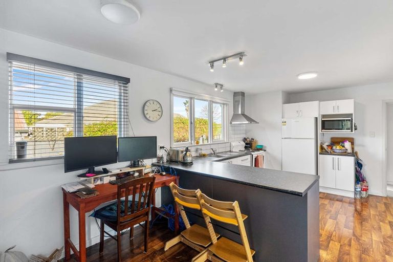 Photo of property in 32 Vagues Road, Northcote, Christchurch, 8052