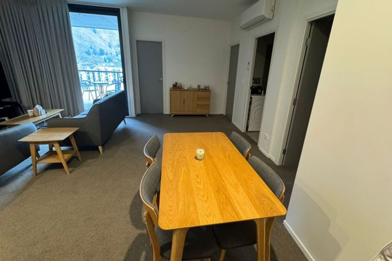 Photo of property in Wyndham Gardens Apartments, 30 Red Oaks Drive, Frankton, Queenstown, 9300