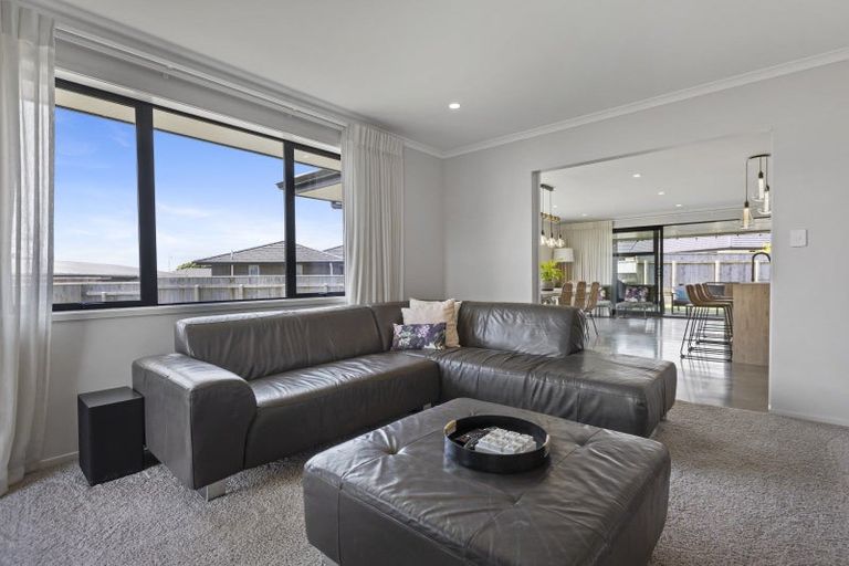 Photo of property in 10 Kararaina Close, Whalers Gate, New Plymouth, 4310