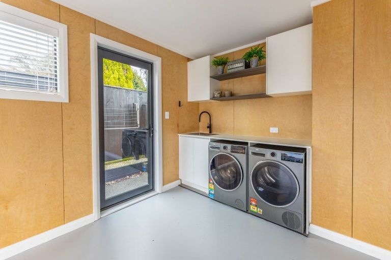 Photo of property in 35 Ashford Avenue, Hokowhitu, Palmerston North, 4410