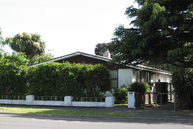 Photo of property in 318 Yaldhurst Road, Avonhead, Christchurch, 8042