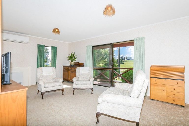 Photo of property in 32 Foster Road, Temple View, Hamilton, 3218