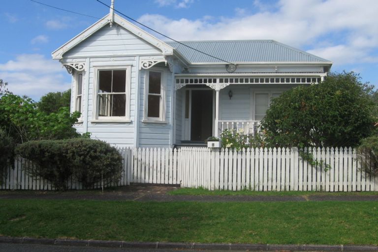 Photo of property in 1/2 Lytton Street, Devonport, Auckland, 0624