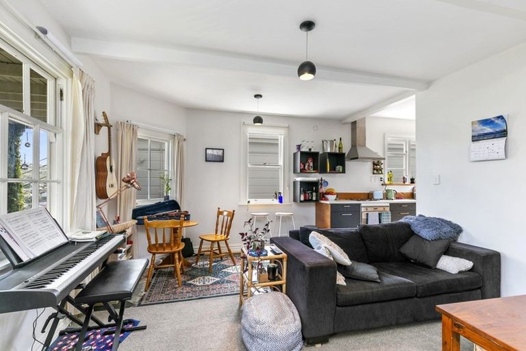 Photo of property in 205 Melbourne Road, Island Bay, Wellington, 6023