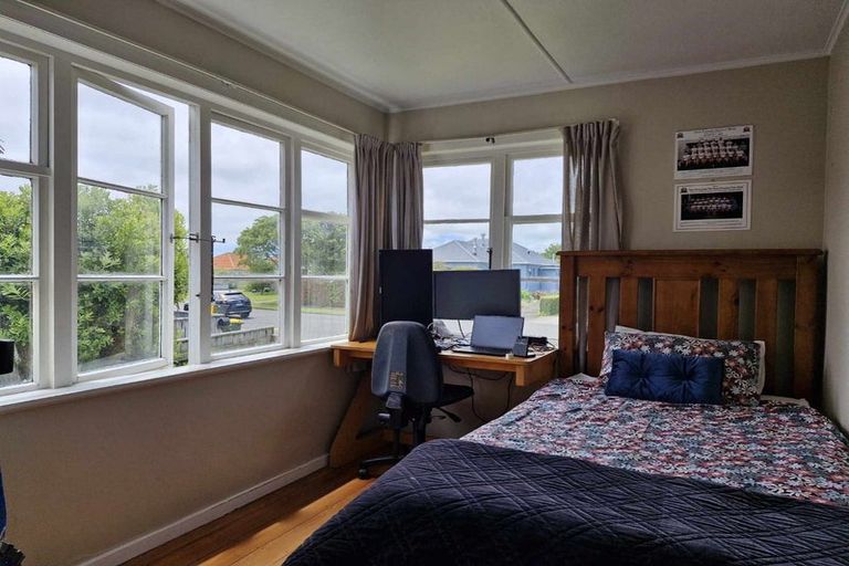 Photo of property in 10 Chard Street, Westown, New Plymouth, 4310